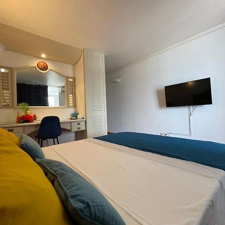 Appartement Vue Mer A 2 Minutes A Pied Des Plages Tartane La Trinité Exterior photo